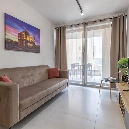 Sea-side Escape In - Sleeps 6 Daire Sliema