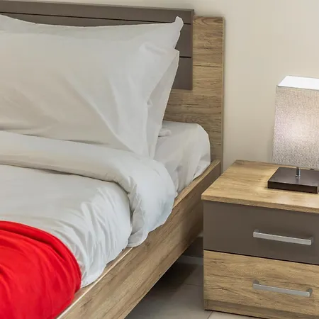 Daire Sea-side Escape In - Sleeps 6 Sliema