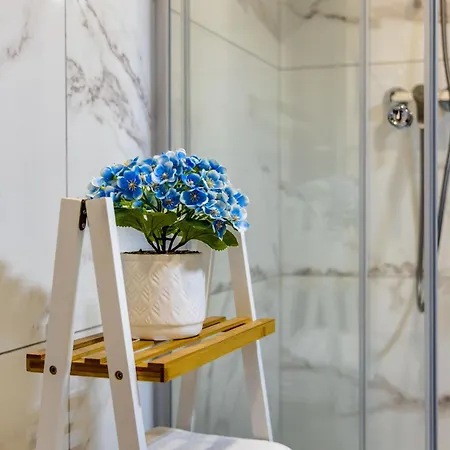 Sea-side Escape In - Sleeps 6