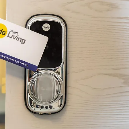 Sea-side Escape In - Sleeps 6 Apartament Sliema