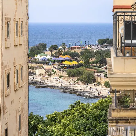 Sea-side Escape In - Sleeps 6 Sliema