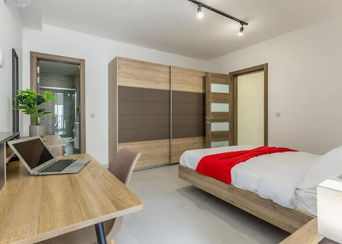 Sea-side Escape In - Sleeps 6 شقة *