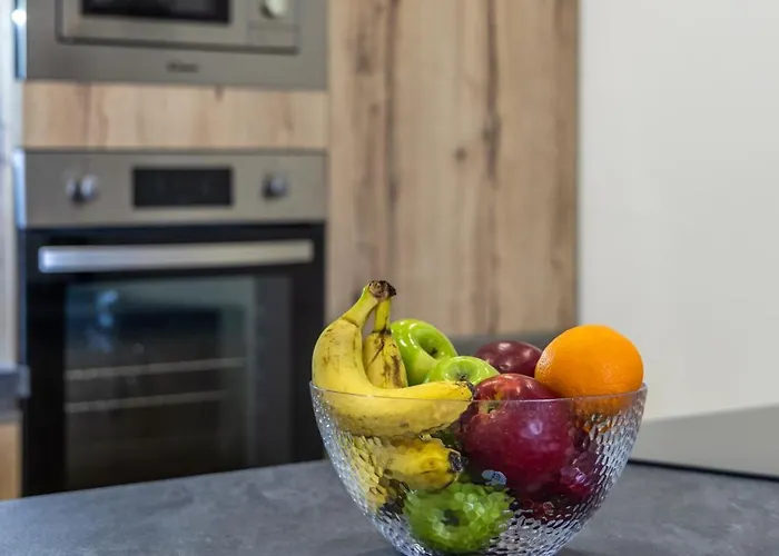 Sea-side Escape In - Sleeps 6 * سليمة