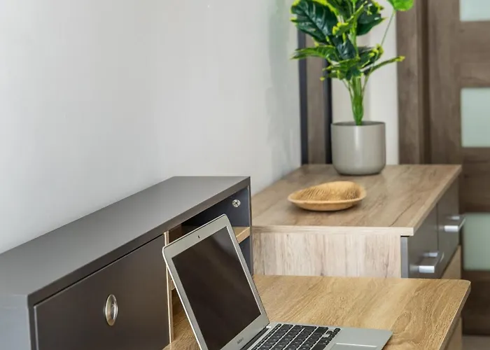 Sea-side Escape In - Sleeps 6 דירה