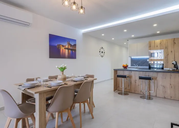 דירה Sea-side Escape In - Sleeps 6 *