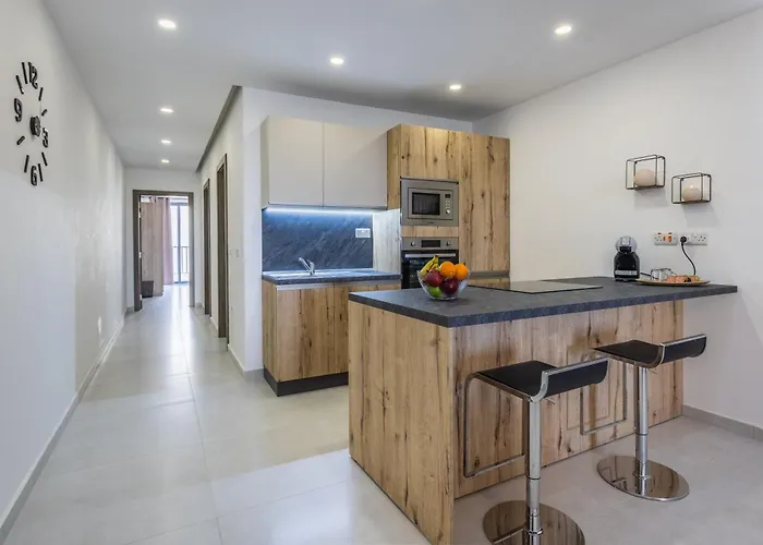 Sea-side Escape In - Sleeps 6 * סליאמה